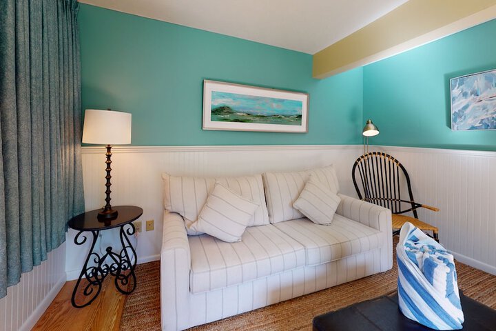 Breezeway Boutique Hotel