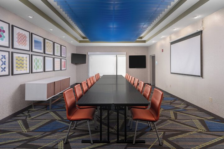 Holiday Inn Express & Suites Lakeland South by IHG