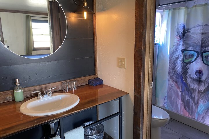 Room 33 of 47