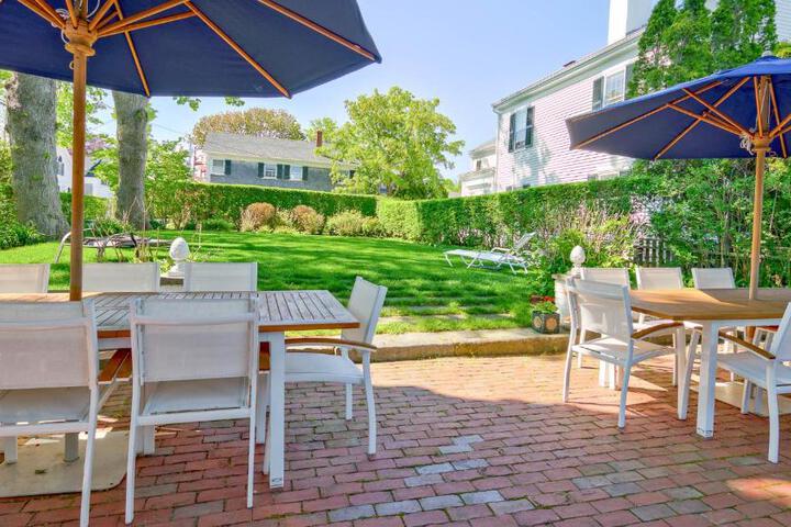 Captain Morse House - Luxury Waterfront, Town, & Beaches - 5 stars