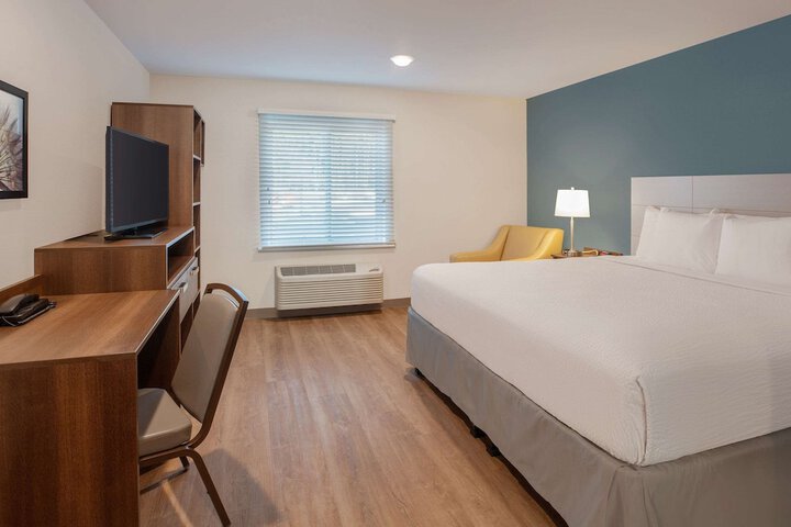 Room 21 of 28