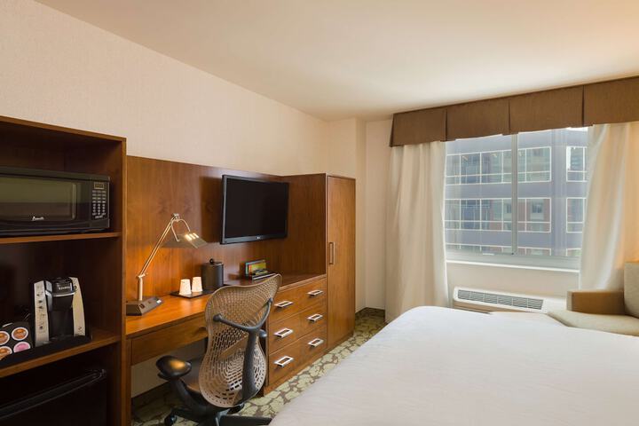 Room 25 of 46
