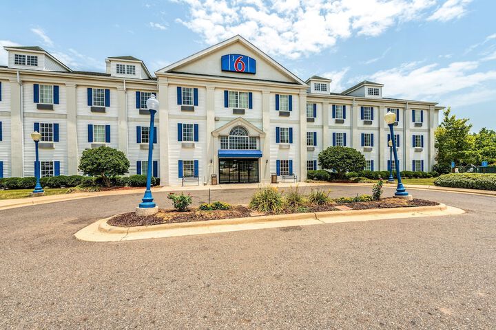 Hotel 2 of 33