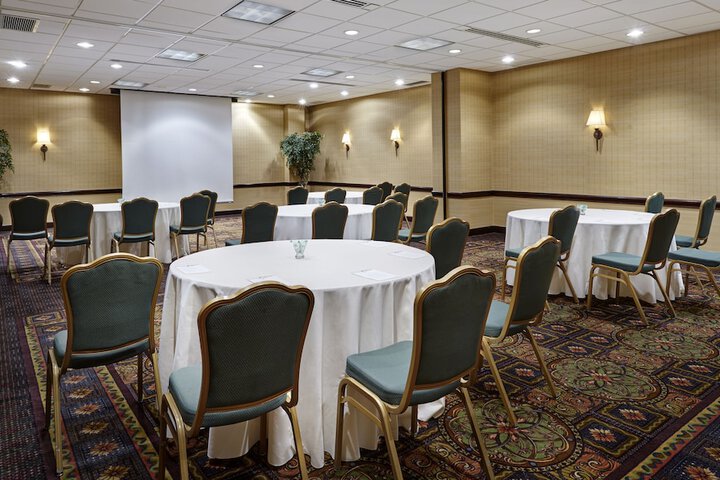 Embassy Suites by Hilton Parsippany