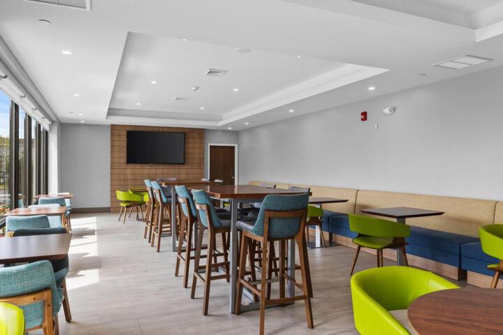 Even Manchester Airport by IHG