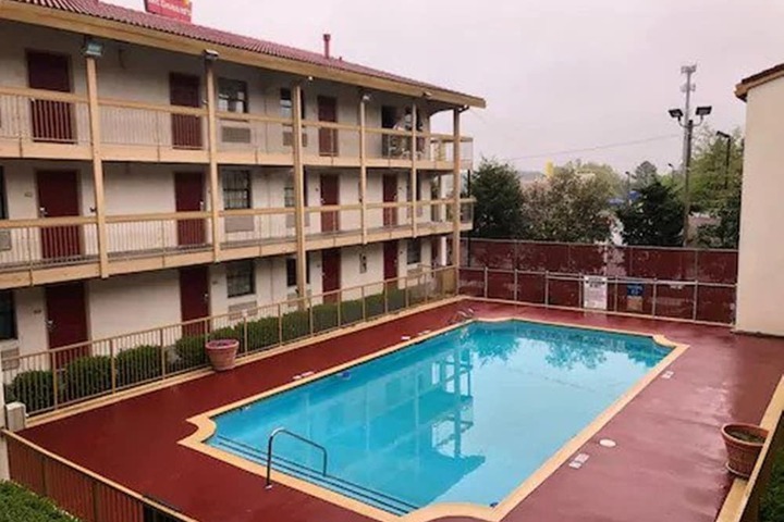 Pool 5 of 34