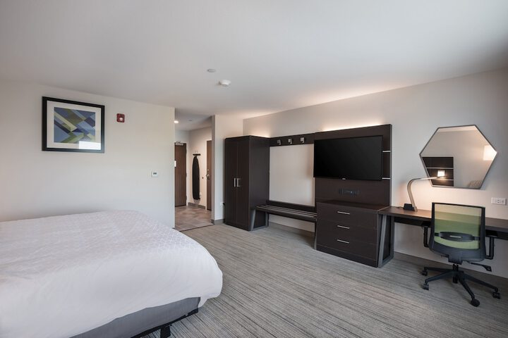 Room 27 of 46