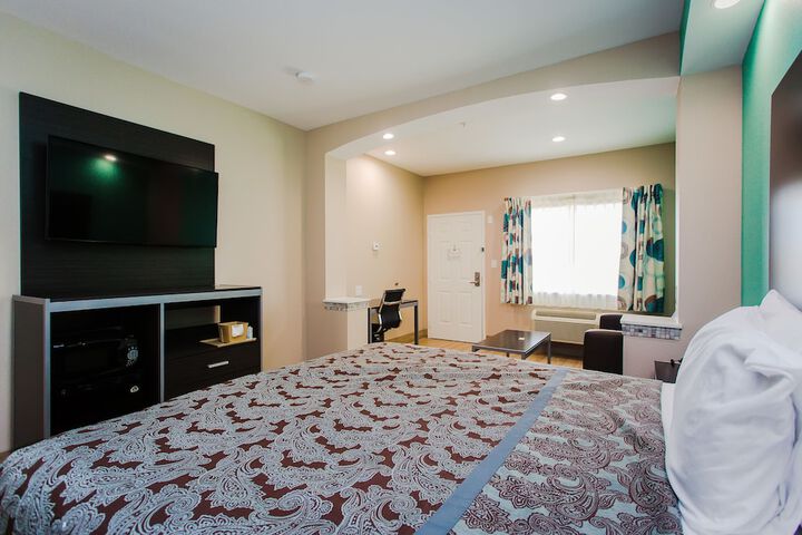 Room 17 of 37