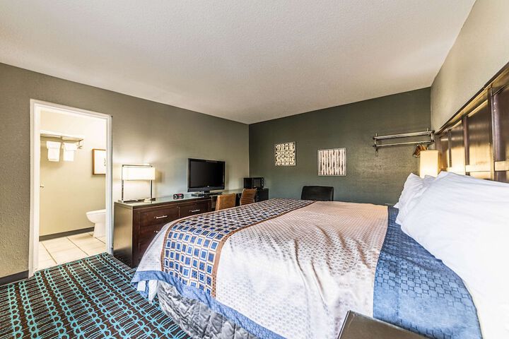 Room 10 of 22