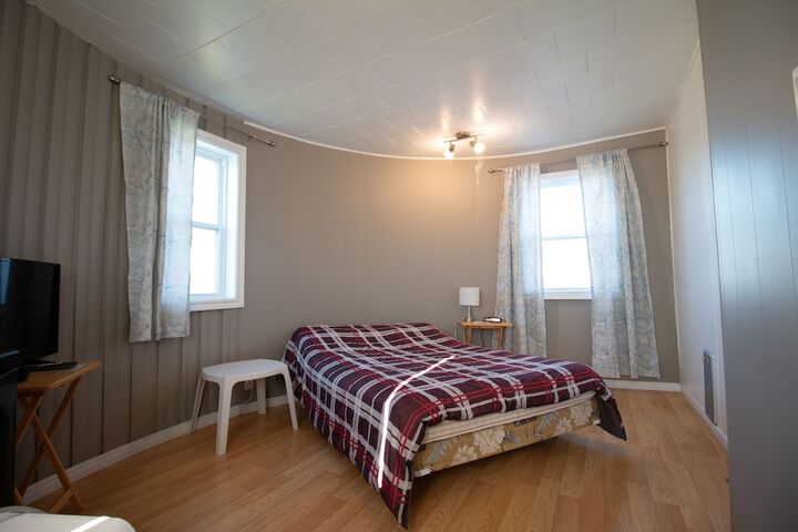 Room 80 of 102