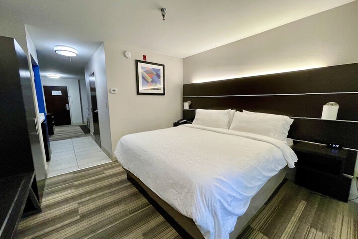 Room 44 of 90