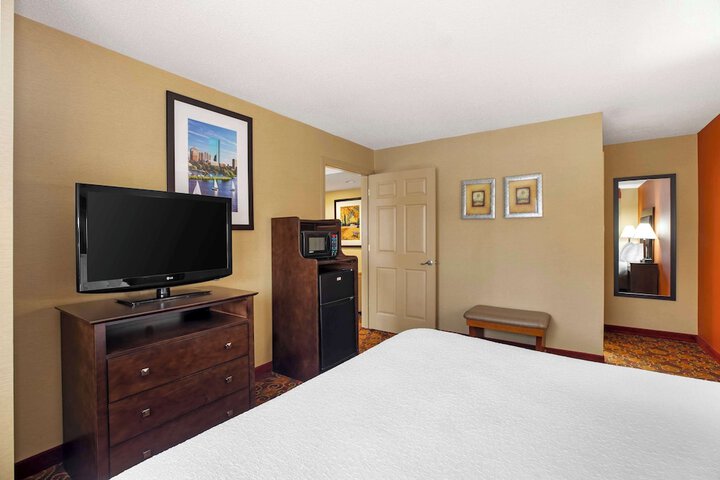 Room 25 of 48