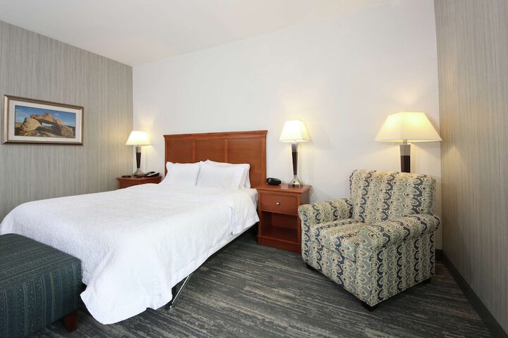 Room 12 of 27