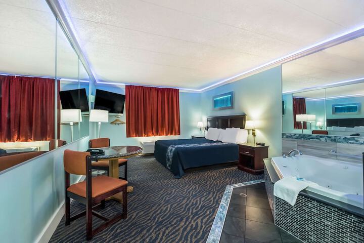 Room 15 of 36