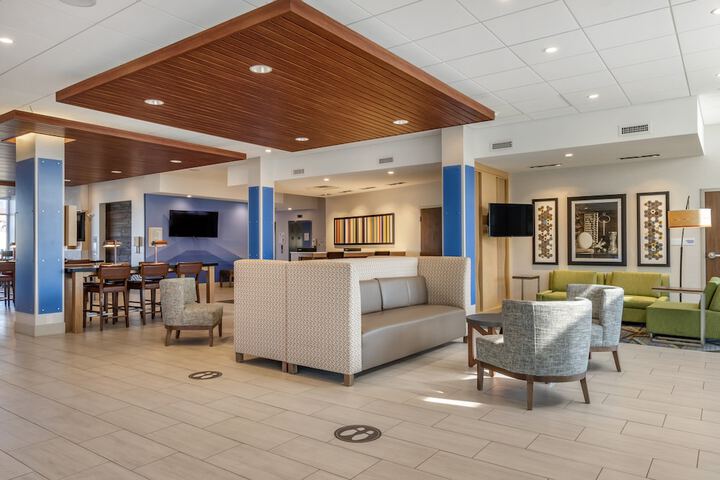 Holiday Inn Express & Suites Carlisle Southwest – I-81 by IHG