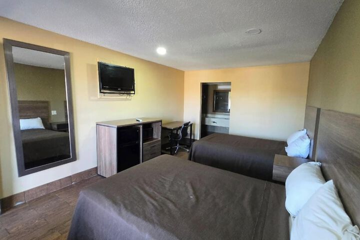 Room 10 of 21