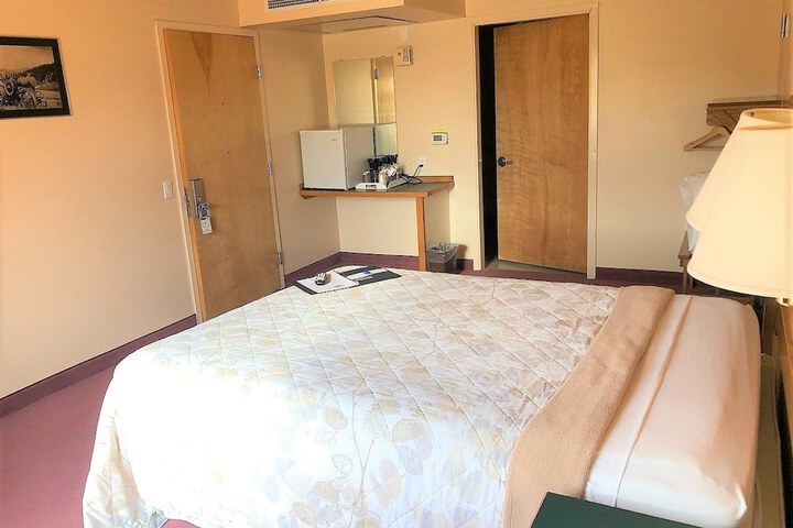 Room 3 of 14