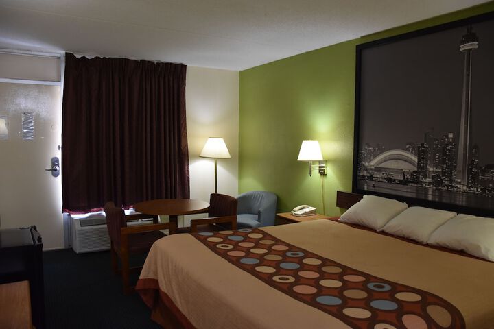 Room 19 of 53