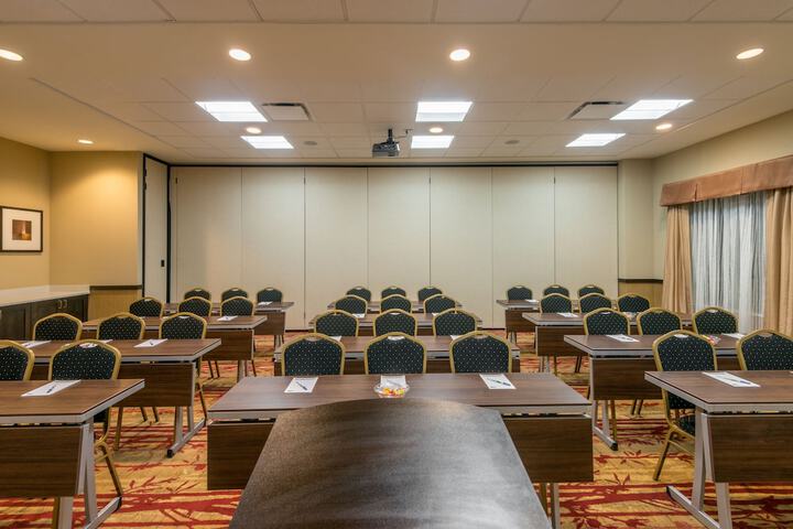 Holiday Inn Express & Suites Denver South - Castle Rock by IHG