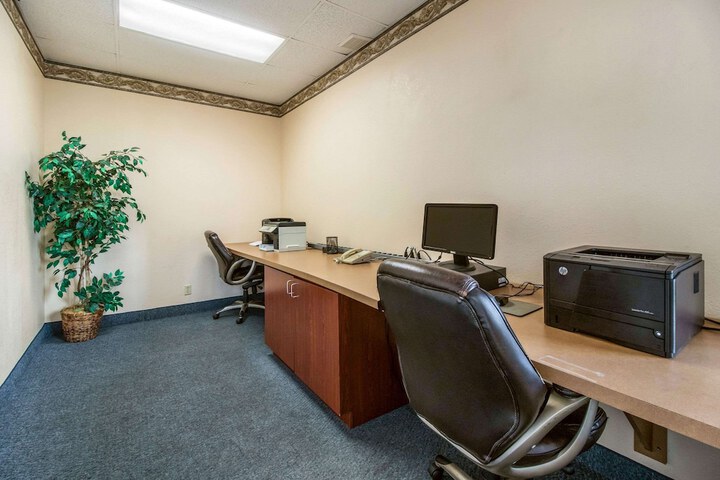 Business Center 49 of 50