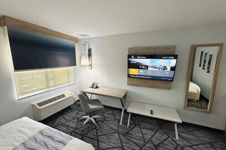 Room 8 of 42