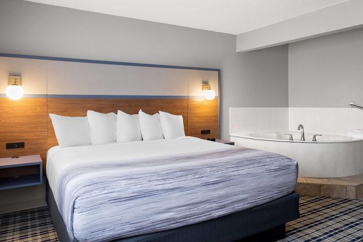 AmericInn by Wyndham Alexandria