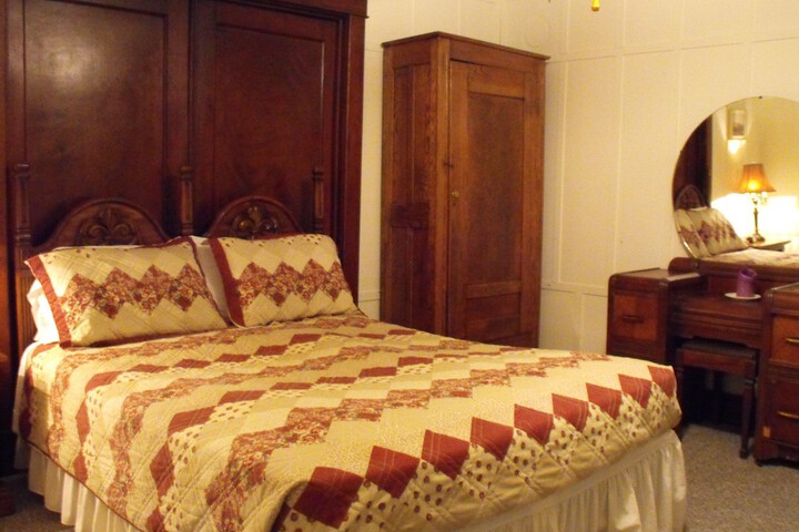 Empire House Hotel