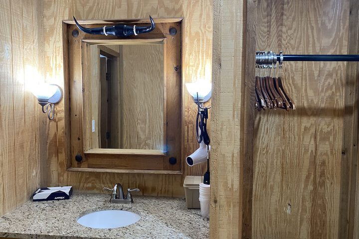Room 43 of 82