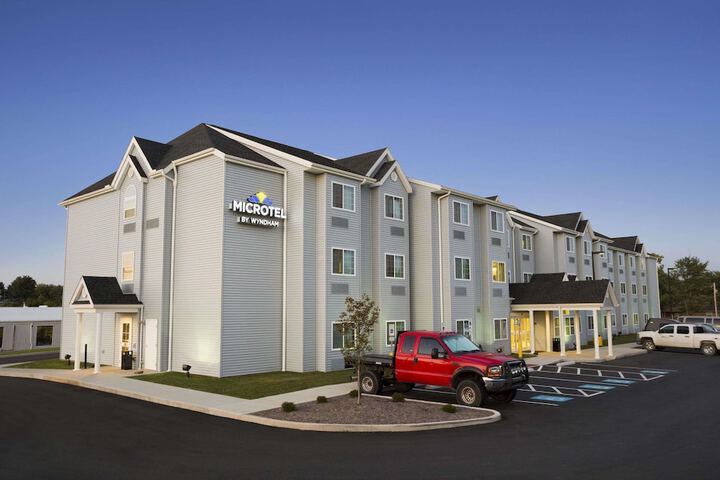 Microtel Inn & Suites by Wyndham Carrollton