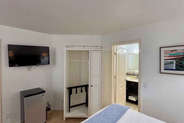 Room 50 of 65