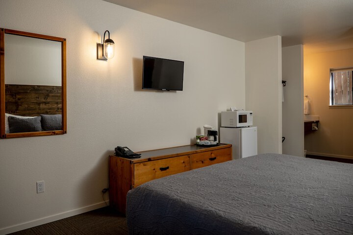 Room 208 of 235