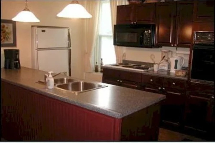 Suites on West Mary