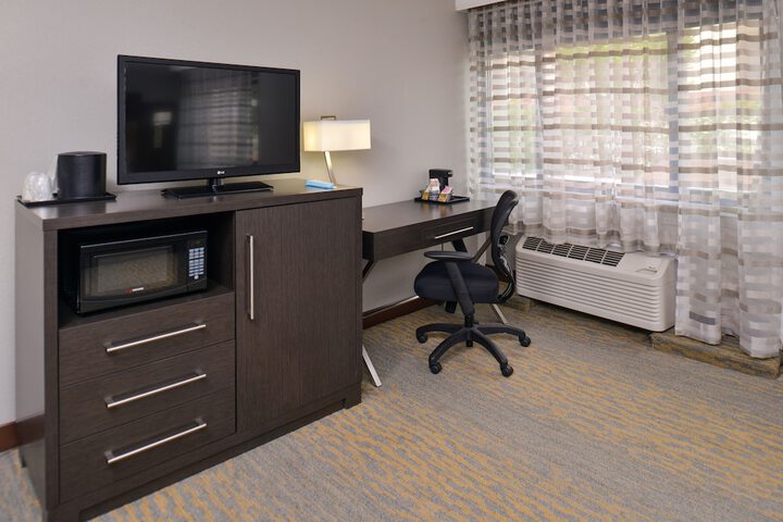 Room 9 of 20