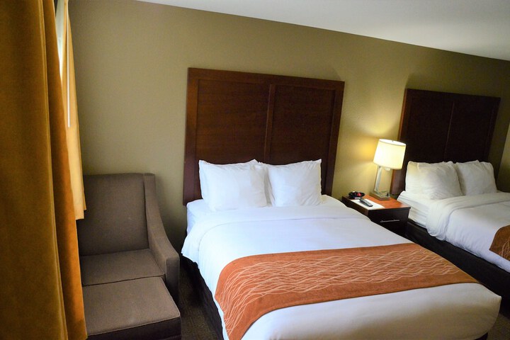 Room 32 of 103