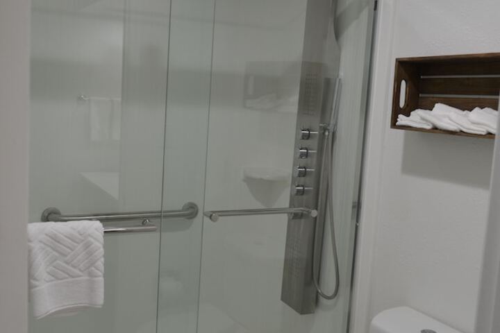 Room 16 of 25