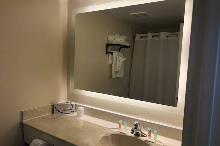 Room 8 of 25