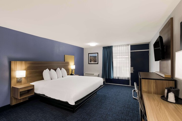 Room 22 of 31