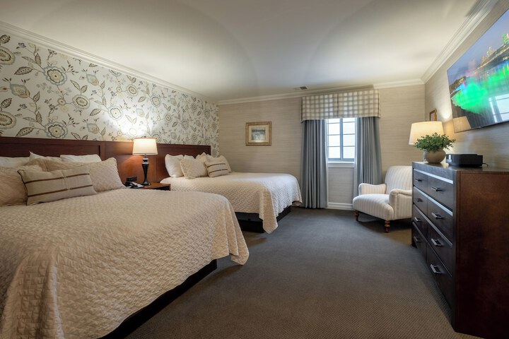 Red Coach Inn