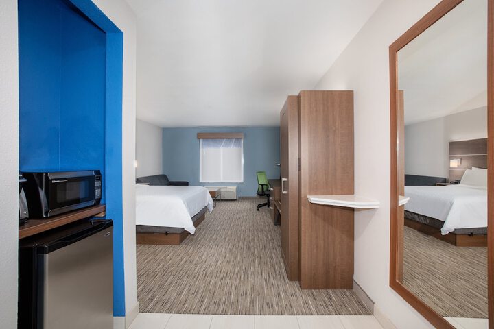 Room 19 of 39