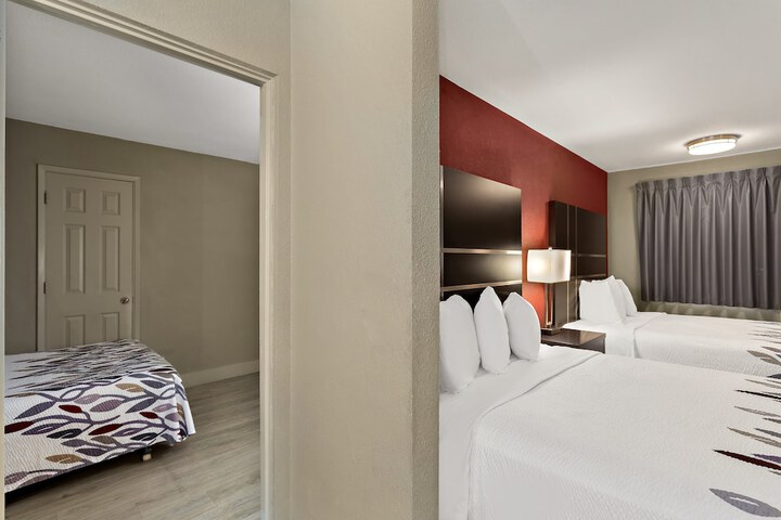 Room 27 of 36