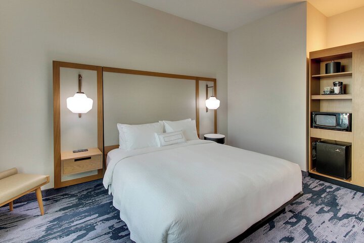Room 18 of 33