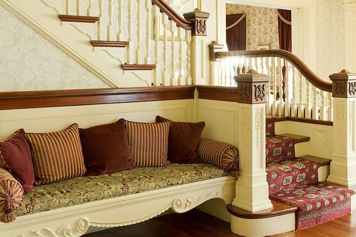 Berry Manor Inn