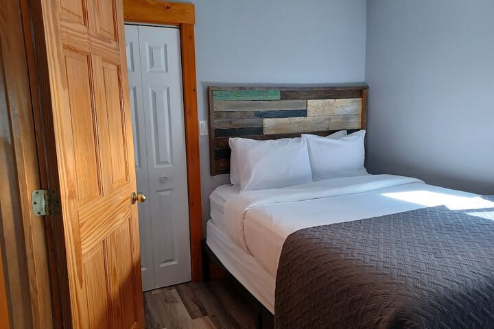 Room 105 of 118