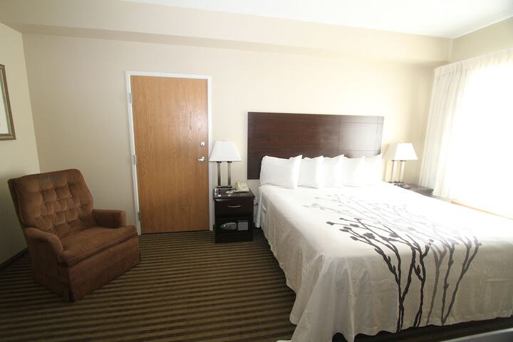 Room 6 of 34