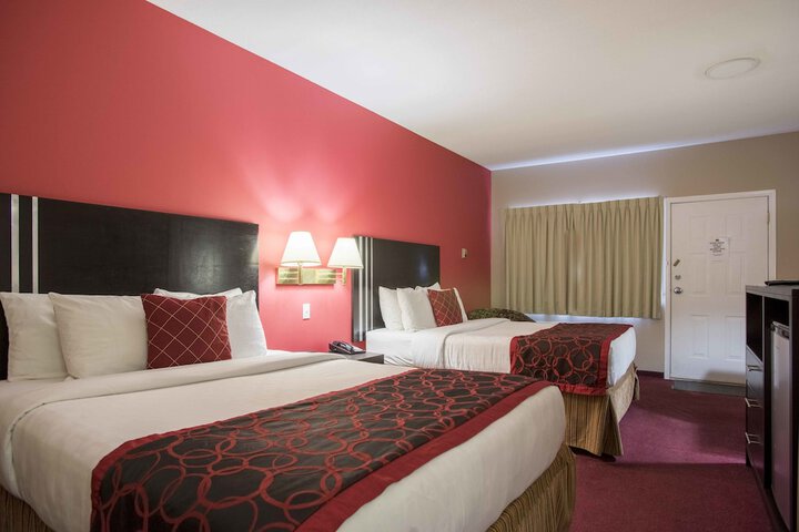 Ramada by Wyndham 100 Mile House