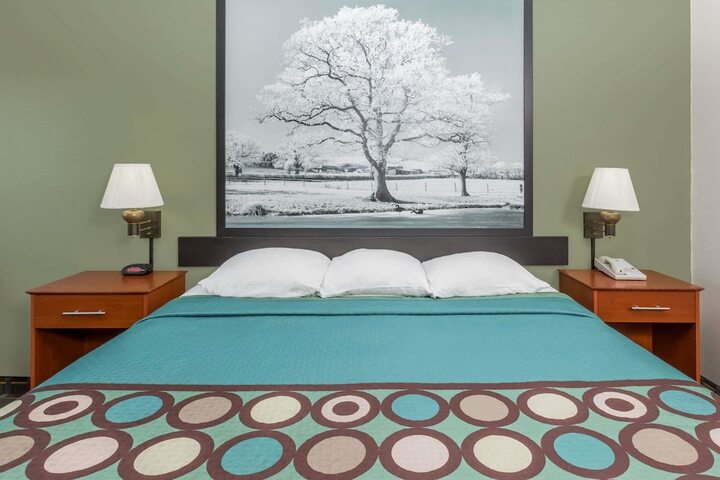 Room 14 of 20