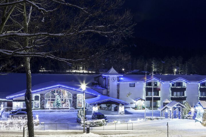 Golden Arrow Lakeside Resort