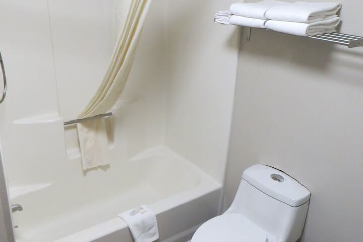 Room 16 of 25