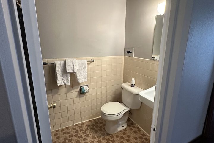 Room 3 of 7