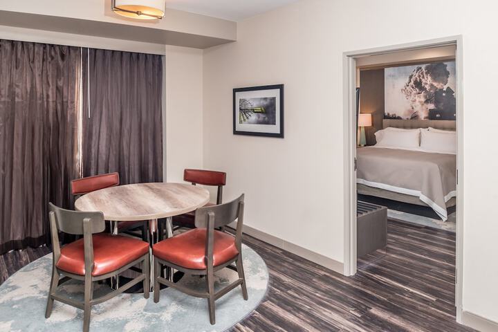 Room 33 of 72